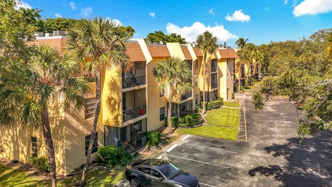 Building Photo - Beautiful 2 bedroom 2 bath Condo in Boca Raton, close to FAU