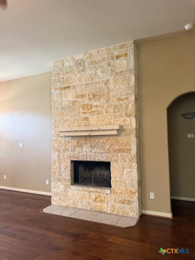 Building Photo - 270 Delanoy Dr