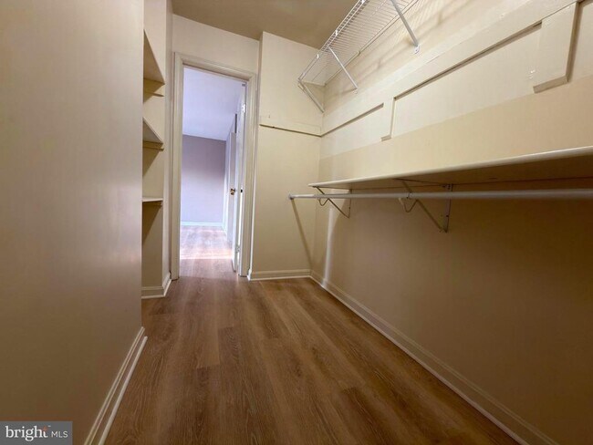 Building Photo - 7684 Green Garland Dr