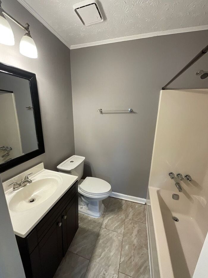 Building Photo - 1439 Springleaf Cir SE