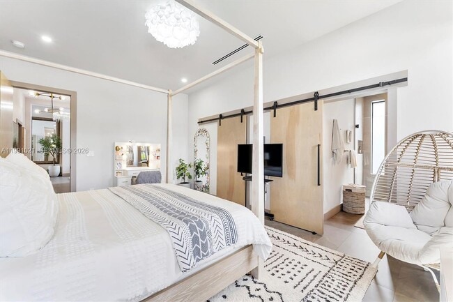 Building Photo - 2215 NE 19th St