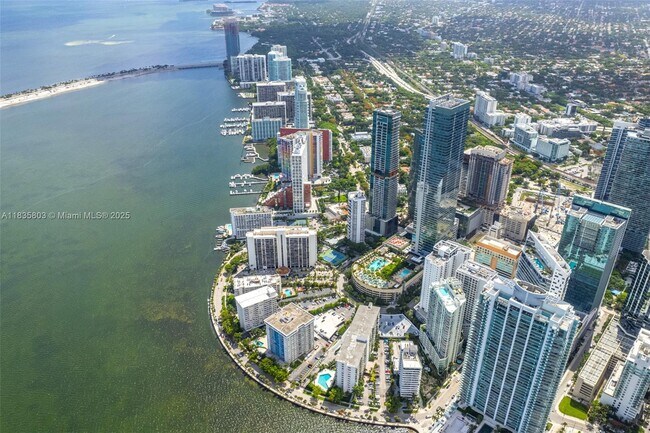 Building Photo - 1425 Brickell Ave