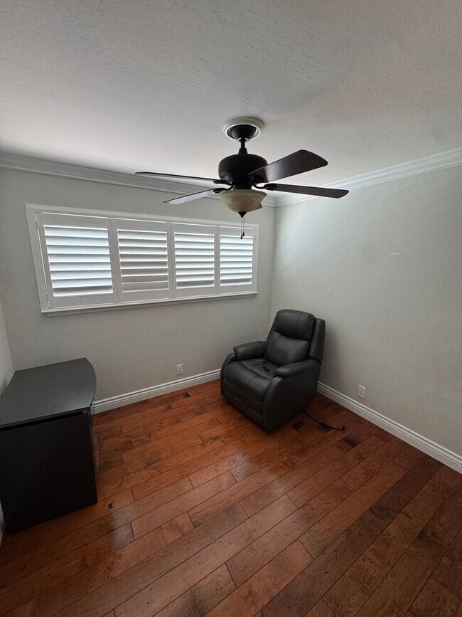 Building Photo - Meticulously Maintained Single-Story Home with Private Pool in Canterbury Village!