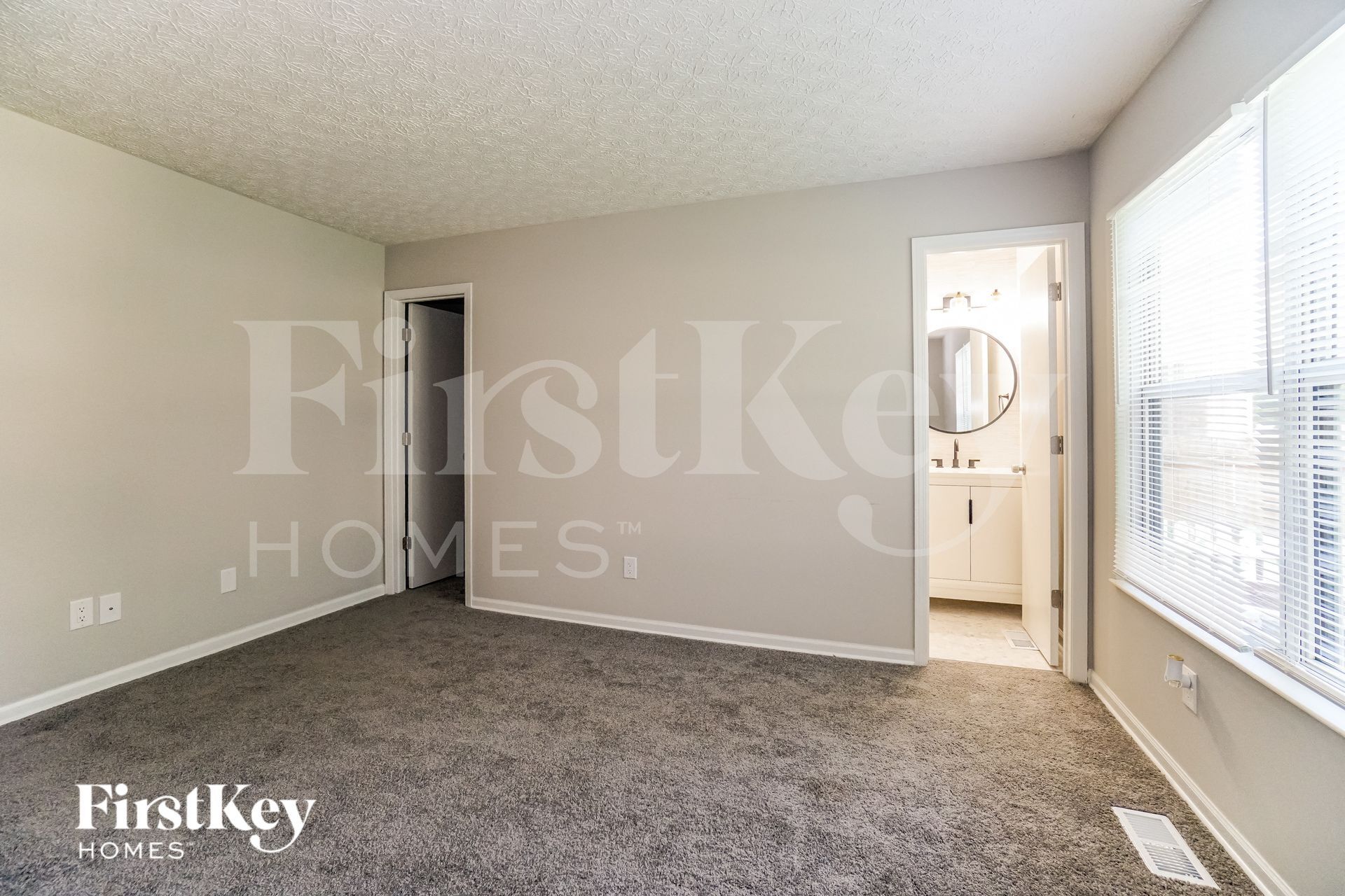 Building Photo - 2333 Hunterstown Dr