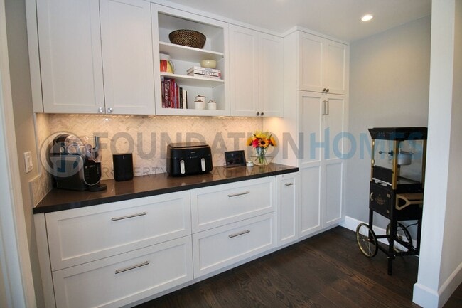 Building Photo - Fully Furnished 5BD/2.5BA Hillside View Home-FOUNDATION