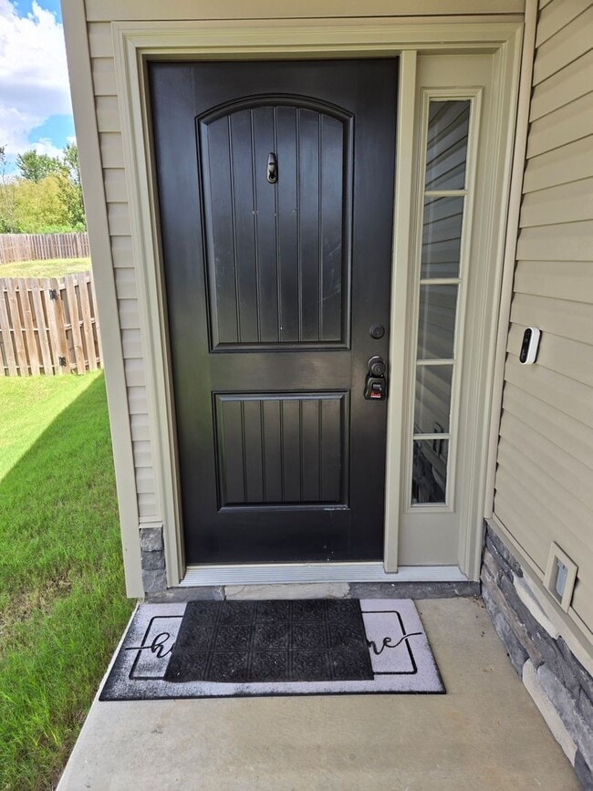 Building Photo - 542 Jensen Ln