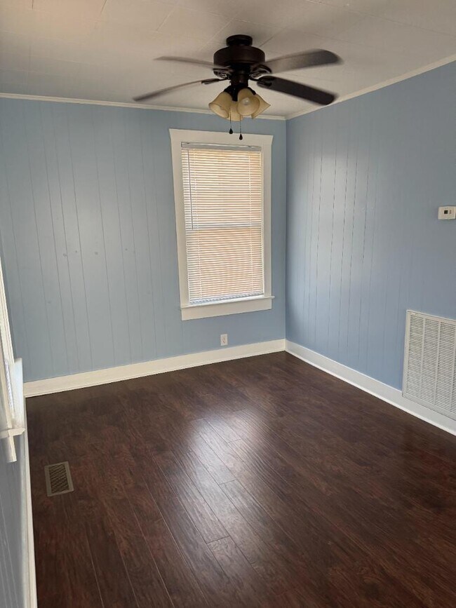 Building Photo - 226 Cumberland Dr