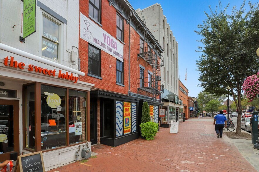 Building Photo - 1110 3rd St NE
