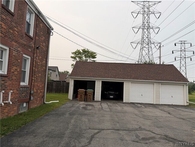 Building Photo - 808 Cleveland Dr