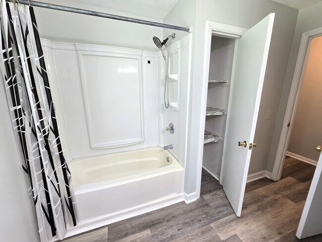 Building Photo - 3/2 with Fenced Yard; In-town and Near an AppalCART