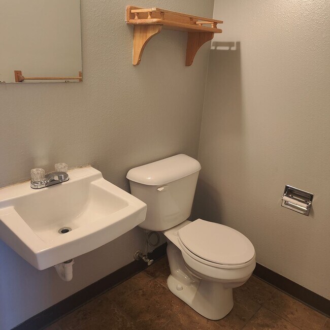 Building Photo - SHORT TERM RENTAL! 3BR/1.5BA Condo Walking Distance to CU