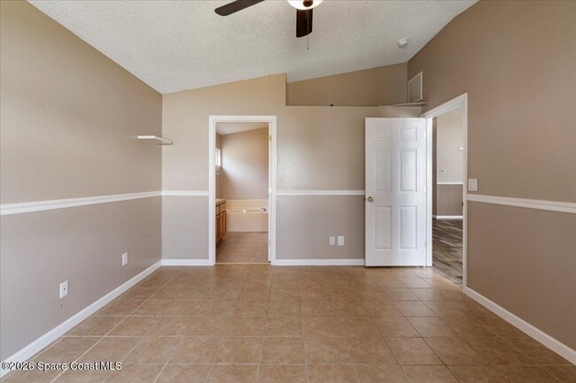 Building Photo - 2667 Deercroft Dr