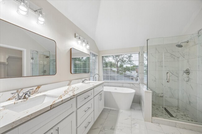 Building Photo - 23107 Lodgepoint Dr