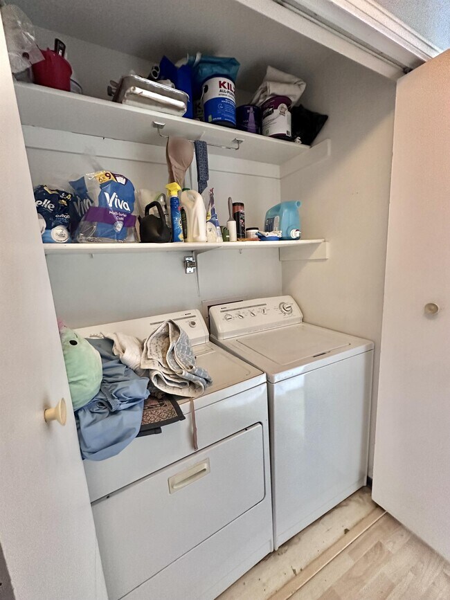 Building Photo - 4107 Hayes Cir