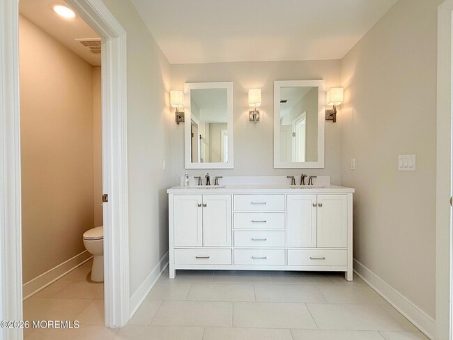 Building Photo - 2011 Wander Ln