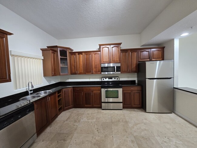 Building Photo - Beautiful 2 Bed 2 Bath Condo in West Palm ...