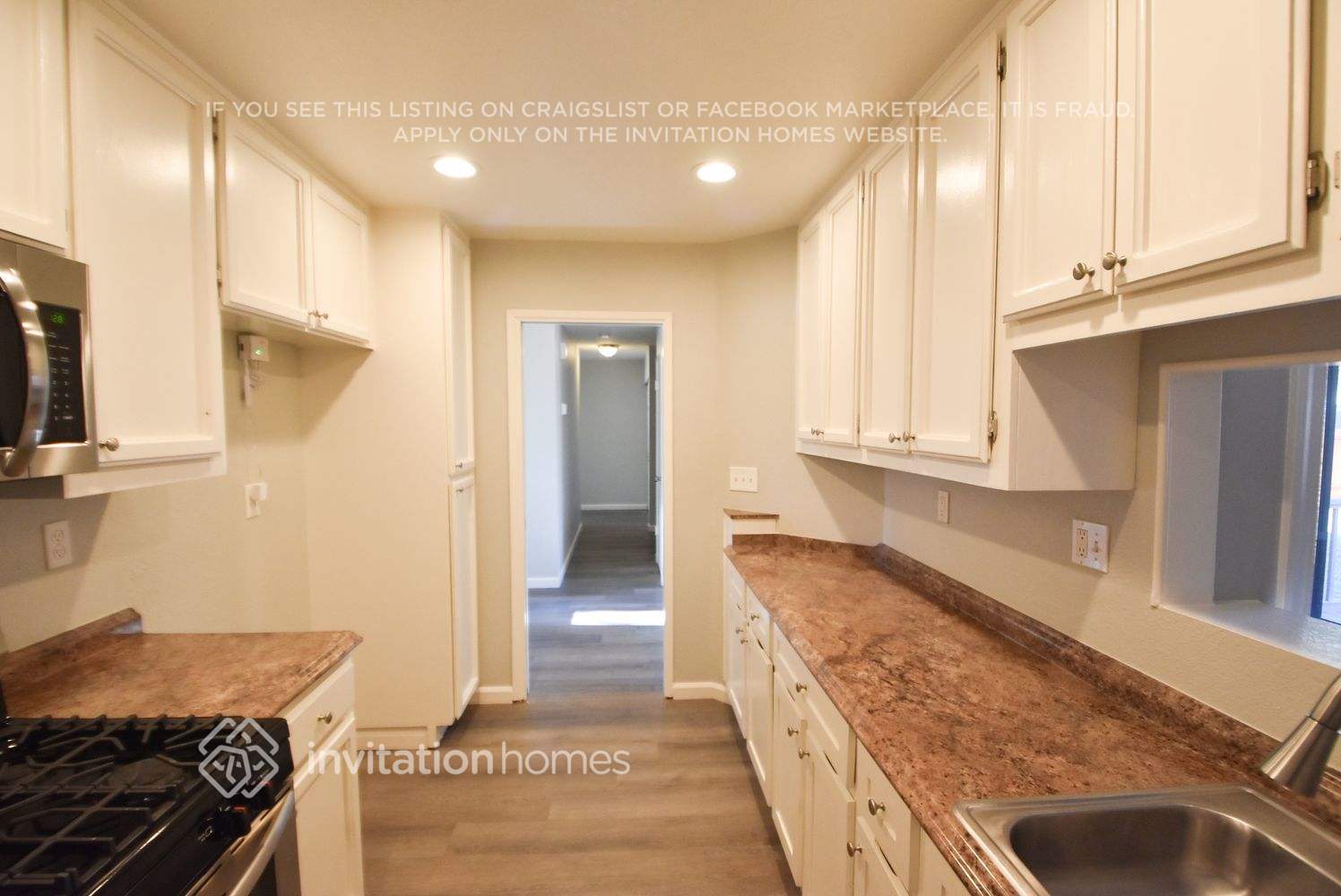 Building Photo - 2522 Mankas Blvd