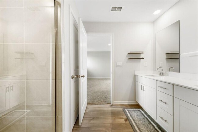 Building Photo - 1510 Lyon Wy Dr