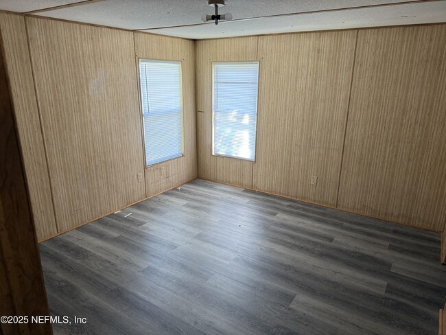 Building Photo - 3255 CR 208