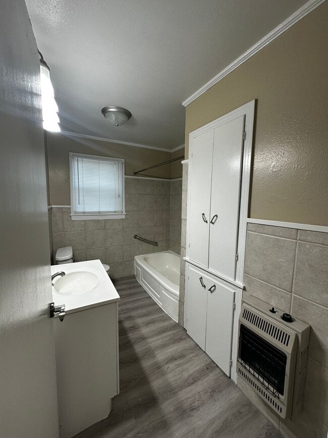 Building Photo - 3 Bedroom in Pine Tree