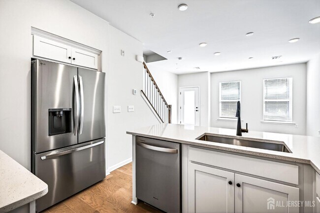 Building Photo - 507 Sadie Cir