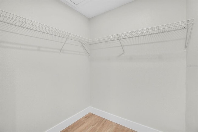 Building Photo - 5235 Vineland Rd