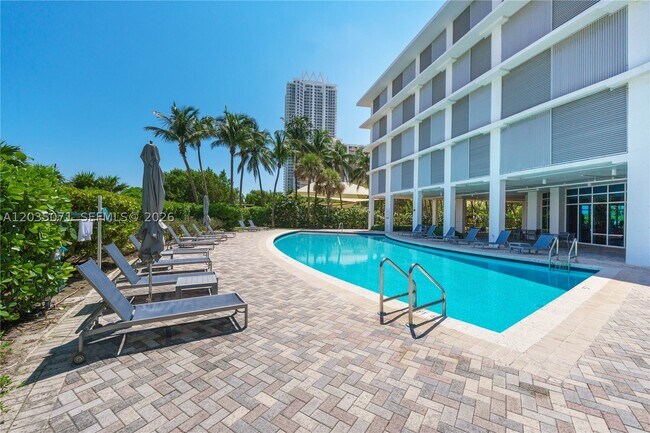 Building Photo - 6515 Collins Ave