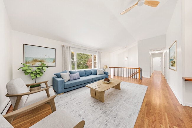 Building Photo - 10 Peaceful Ln