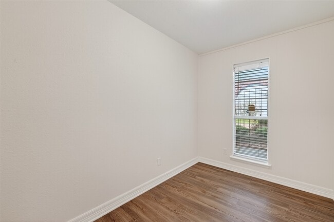 Building Photo - 9538 Ravensworth Dr