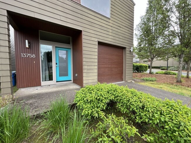 Building Photo - Charming 3 Bedroom, 2.5 Bathroom Home with Large Living Room, Tall Windows, Island Kitchen, and A...