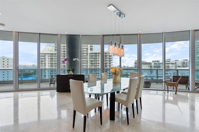 Building Photo - 5959 Collins Ave