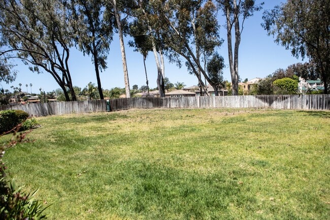 Building Photo - 681 Diamond Way