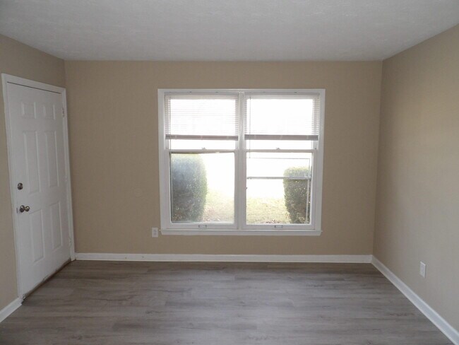 Building Photo - 115 Potomac Ct