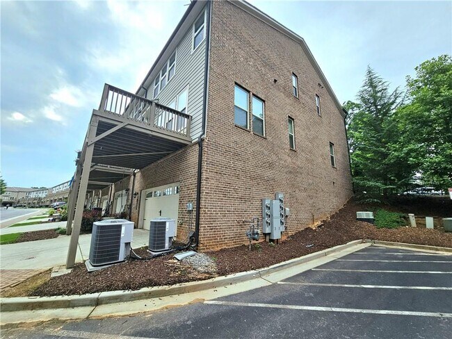 Building Photo - 1826 Stephanie Trail NE