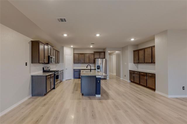 Building Photo - 949 Royal Ln