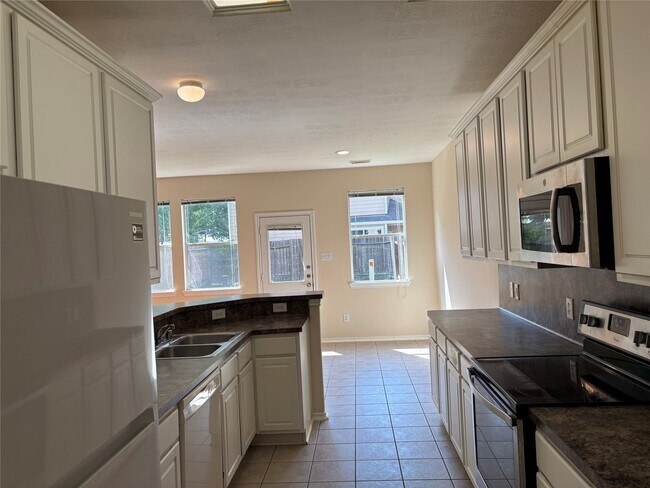 Building Photo - 25306 Calderstone Ct