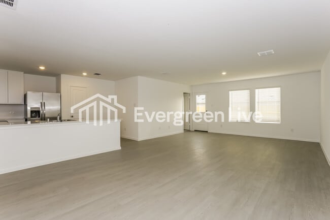 Building Photo - 537 Waymaker Wy