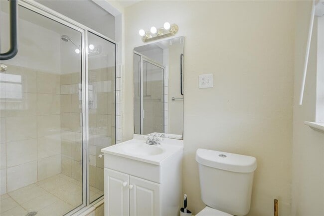 Building Photo - 5902 Hornwood Dr
