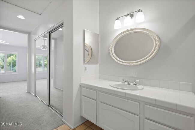 Building Photo - 421 Dante Way