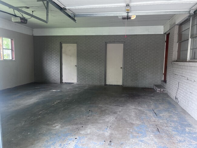 Building Photo - 1510 7th St