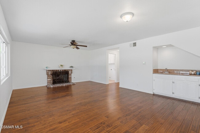 Building Photo - 1239 Honeysuckle Ct