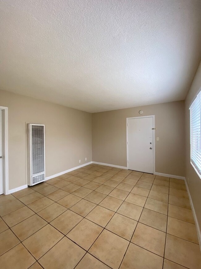 Interior Photo - 6151