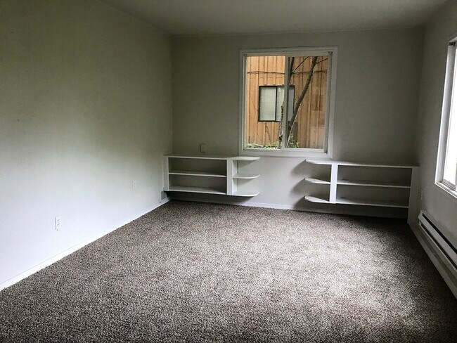 Building Photo - Charleston District- 1 bed 1 bath with W/D...