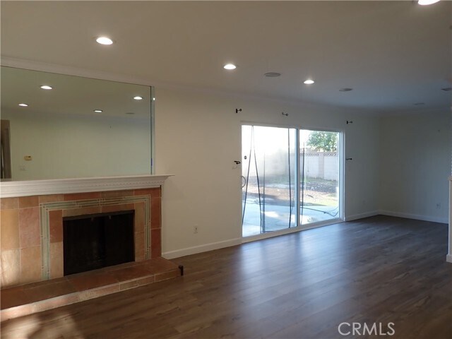 Building Photo - 6791 Killarney Ave