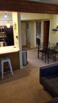 Building Photo - 1 Bedroom with Garage Available in August!