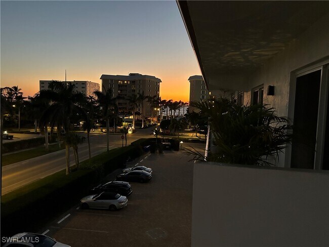 Building Photo - 2900 Gulf Shore Blvd N