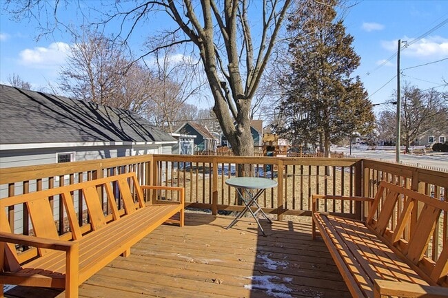 Building Photo - 136 E Jackson St