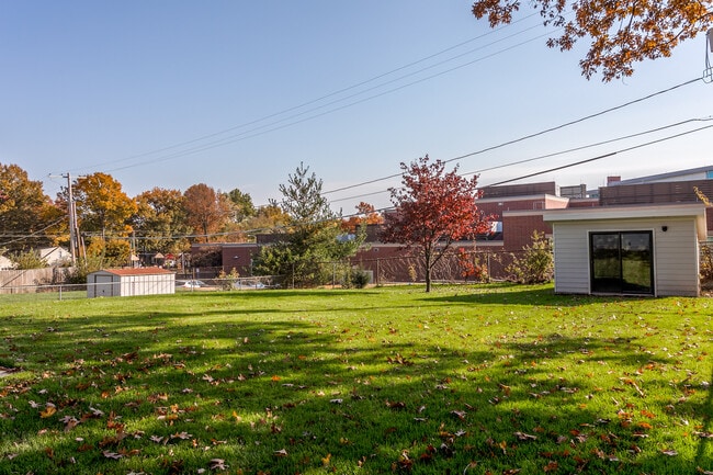 Building Photo - 4721 W 61st Terrace