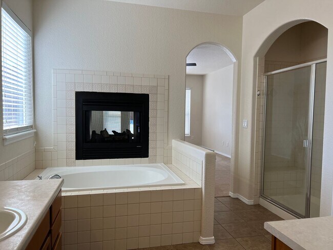 Building Photo - Very Nice 4-Bdrm Rancher in Meridian Ranch