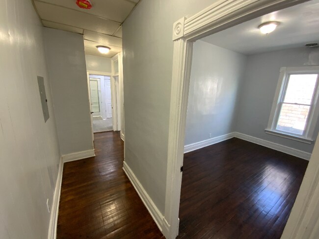 Building Photo - 263 Division St